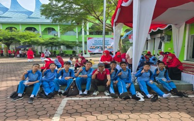 MTsN 1 Kota Padang Ikuti Gerak Jalan Sehat Kerukunan